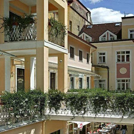 Apartmany Cesky Dvur Mariańskie Łaźnie Zewnętrze zdjęcie