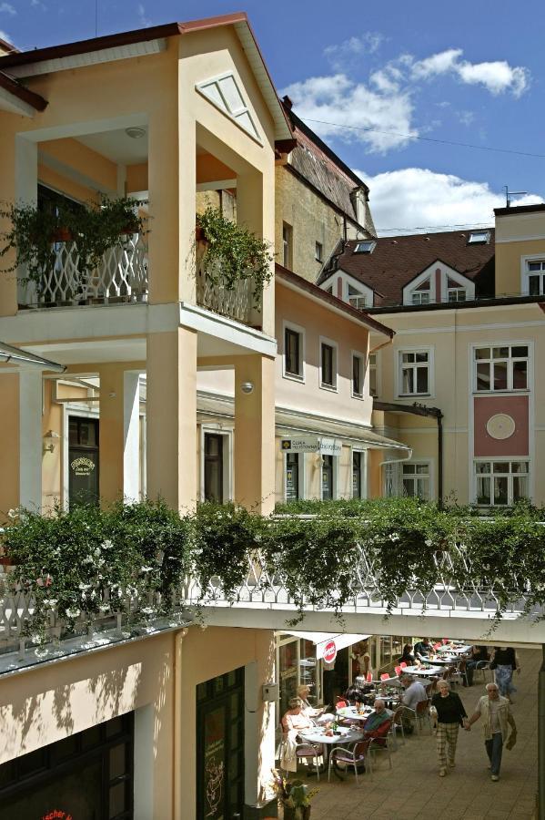 Apartmany Cesky Dvur Mariańskie Łaźnie Zewnętrze zdjęcie