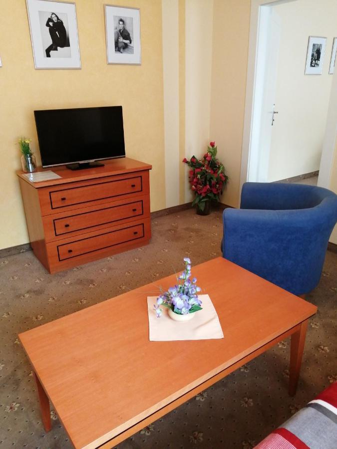Apartmany Cesky Dvur Mariańskie Łaźnie Zewnętrze zdjęcie